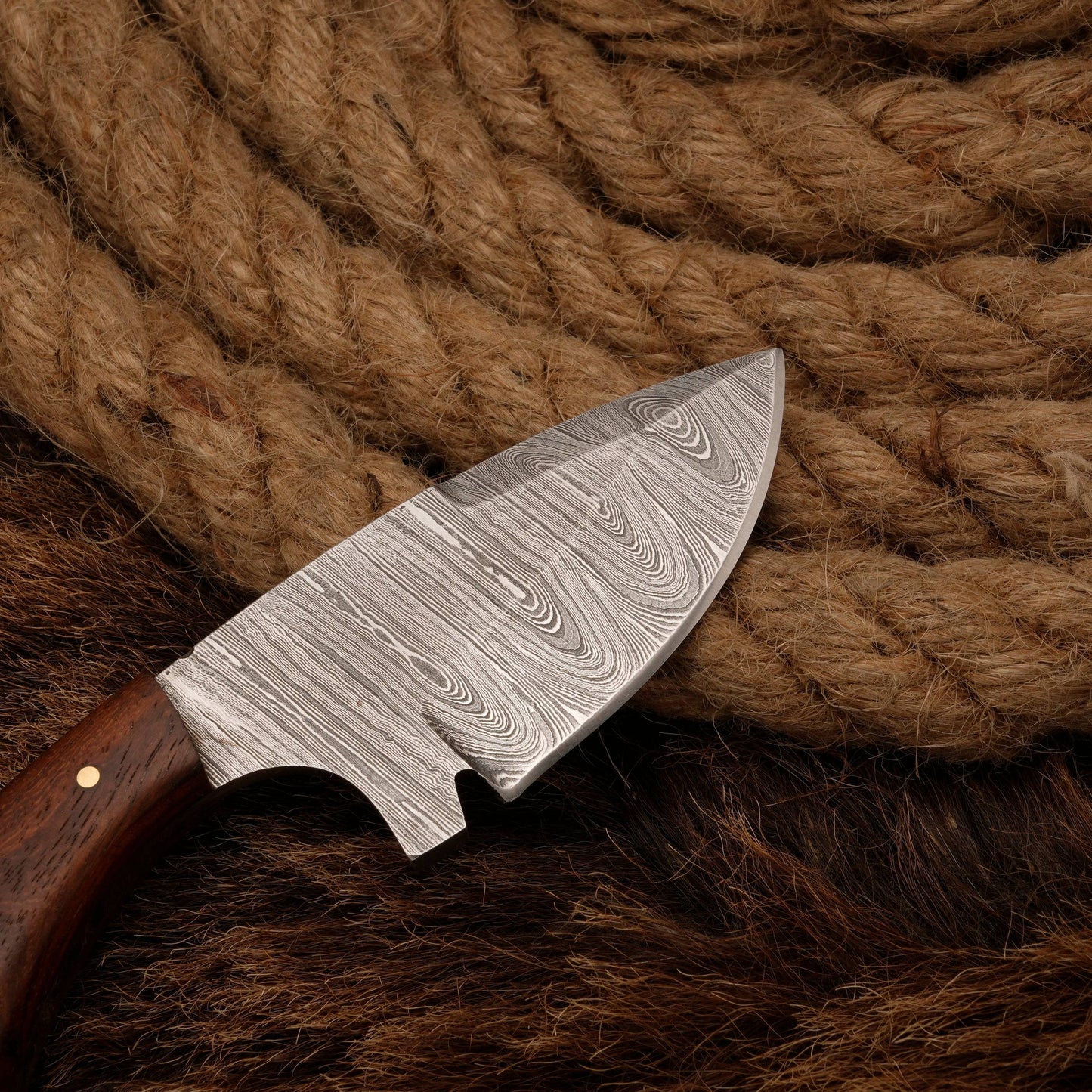 Handmade Damascus Steel Skinner Knife - Rosewood Handle - Full Tang