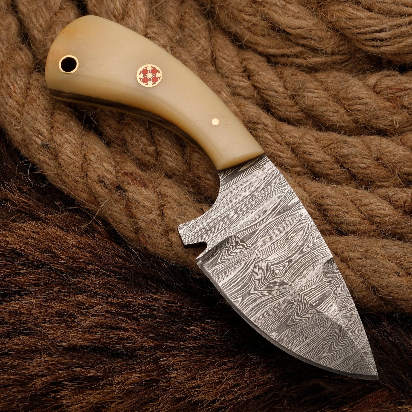 Handmade Damascus Steel Skinner Knife - Bone Handle - Full Tang