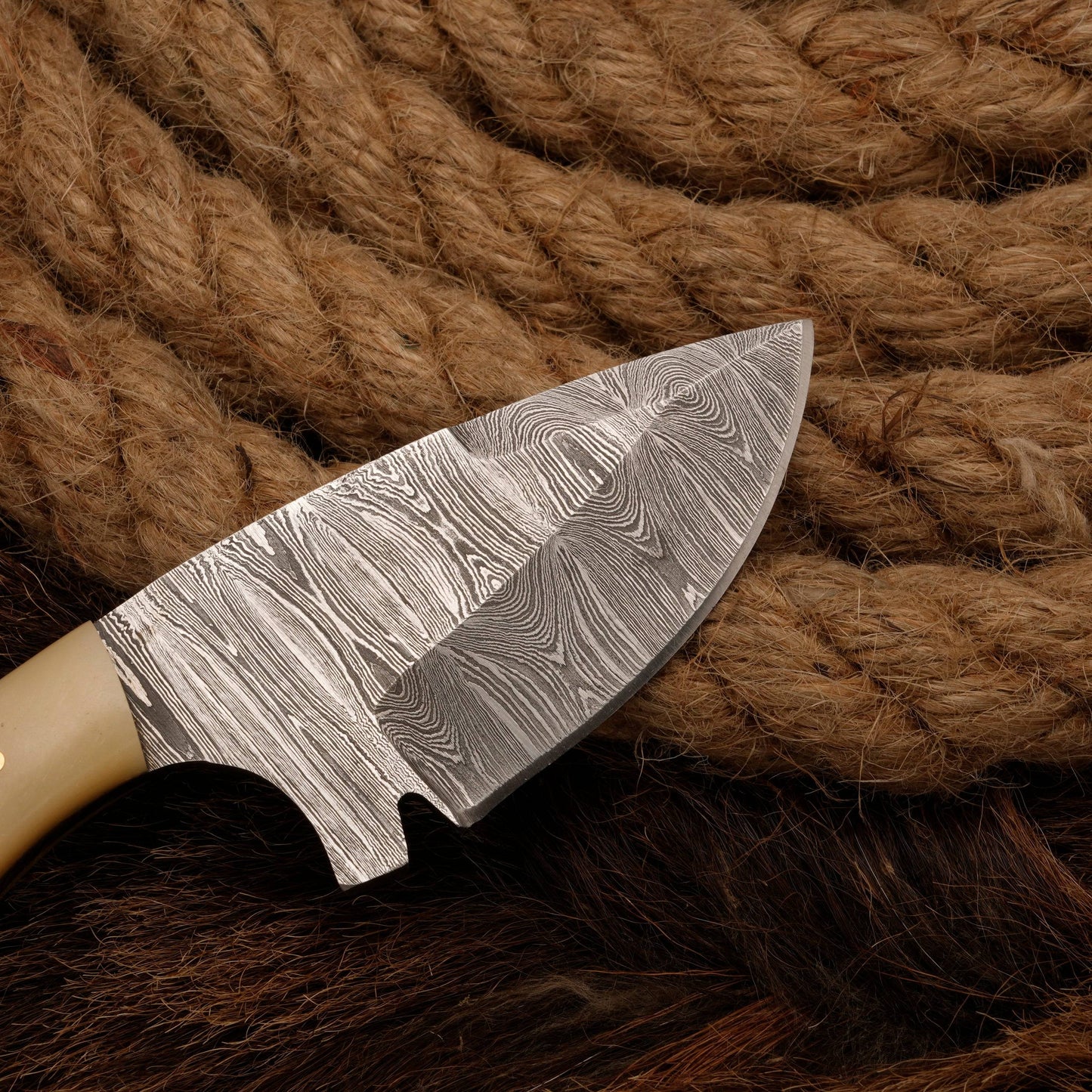 Handmade Damascus Steel Skinner Knife - Bone Handle - Full Tang