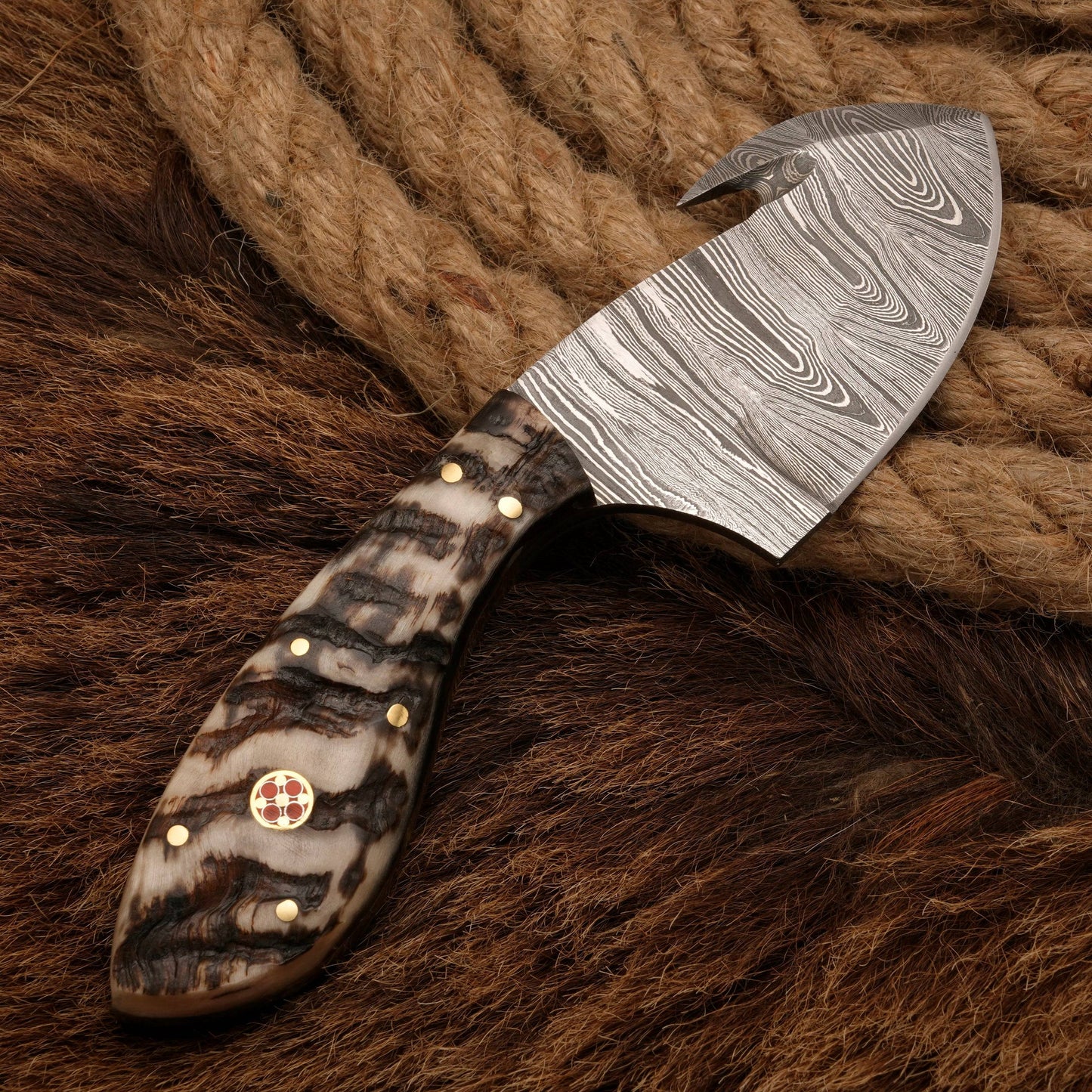 Handmade Forged Damascus Steel Skinning Knife - Gut Hook Hunting Skinner Knife with Ram Horn handle