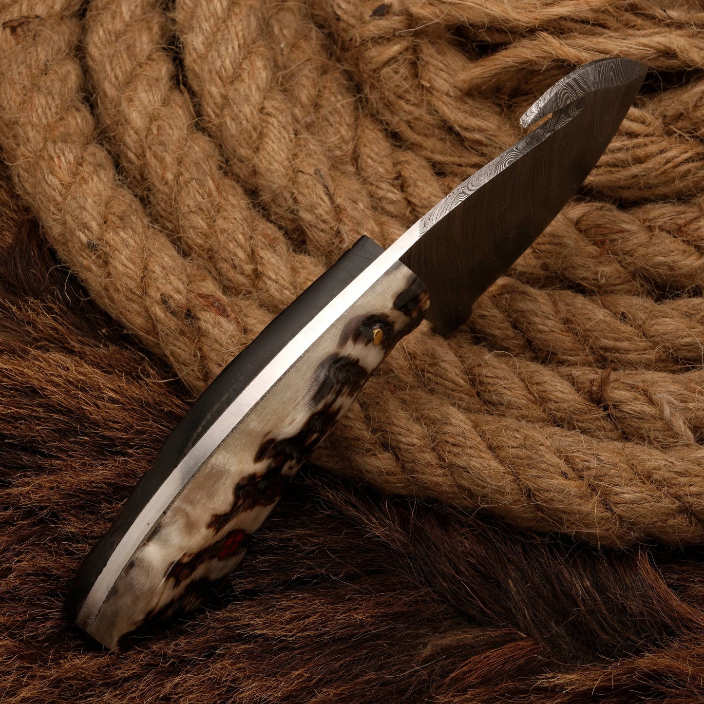 Handmade Forged Damascus Steel Skinning Knife - Gut Hook Hunting Skinner Knife with Ram Horn handle