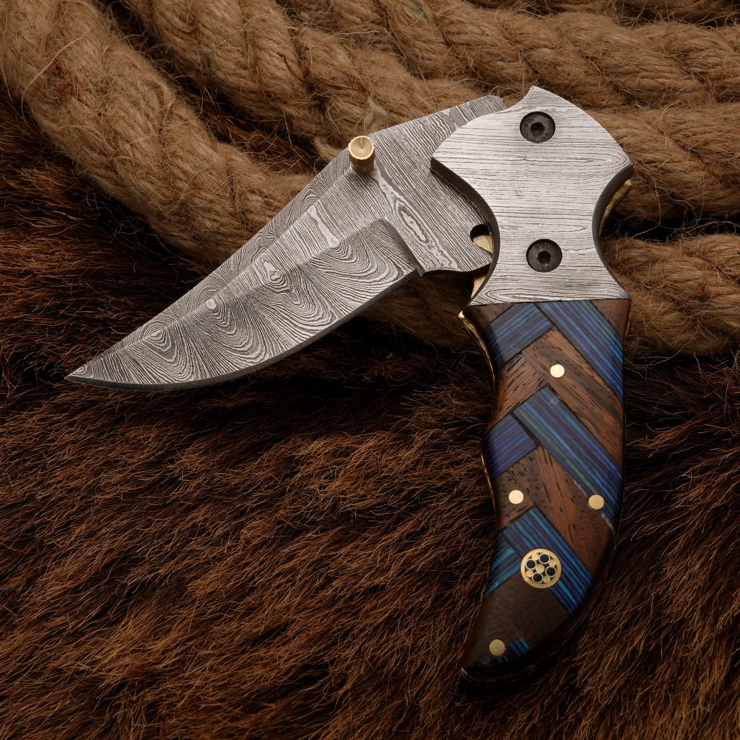 Handmade Damascus Steel Hunting Pocket Knife - Camping Folding Blade With Damascus steel Bolster