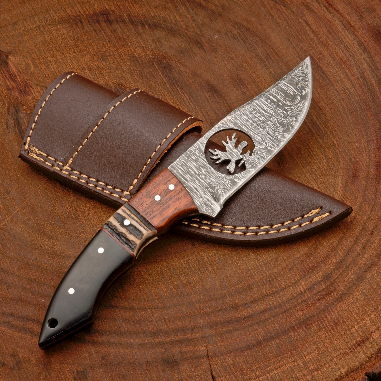 Full Tang Hand Forged Fixed Blade Damascus Steel Hunting Knife with Leather Sheath - Stag Antler handle