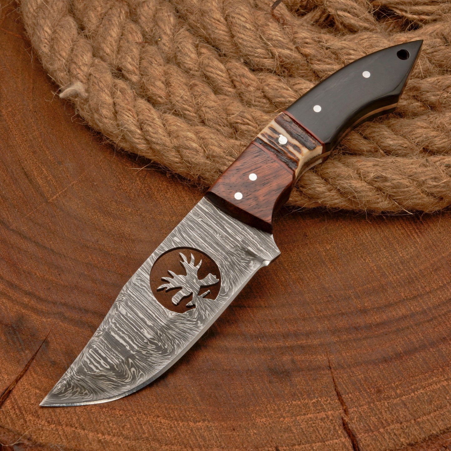 Full Tang Hand Forged Fixed Blade Damascus Steel Hunting Knife with Leather Sheath - Stag Antler handle